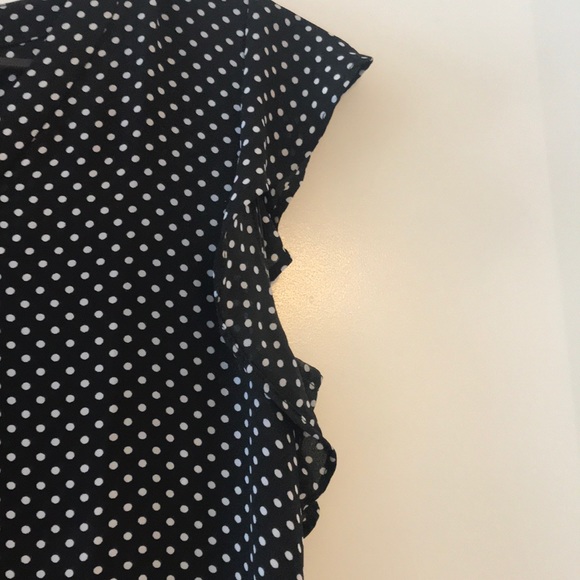 Sleeveless polka dot blouse - Picture 3 of 4